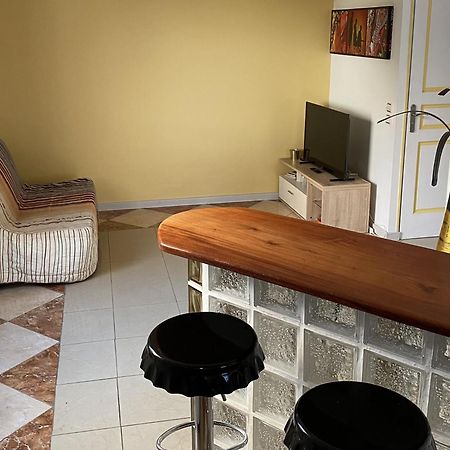 Appartement T2 - Vue Campagne Ле-Роберт Екстер'єр фото